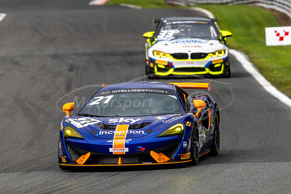 21  Mia Flewitt / Euan Hankey, Balfe Motorsport McLaren 570S GT4