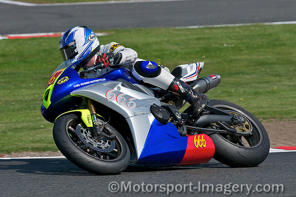 Piers Hutchins, Triumph 675