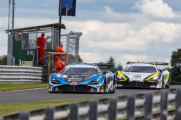 9  Dean Macdonald / Angus Fender, 2 Seas Motorsport McLaren 720S GT3