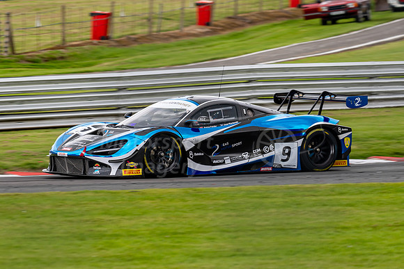 9  Dean Macdonald / Angus Fender, 2 Seas Motorsport McLaren 720S GT3