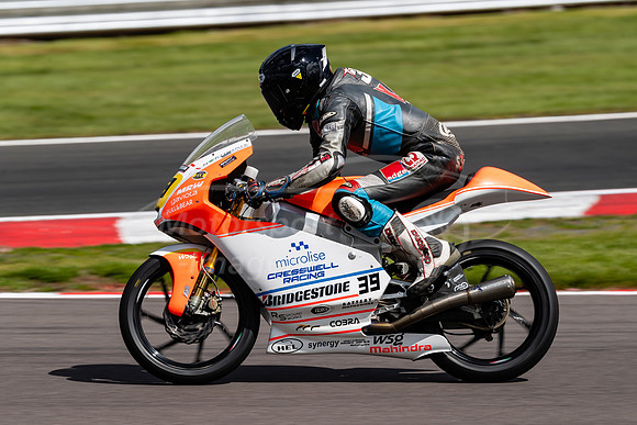 39 Connor Sellors Mahindra