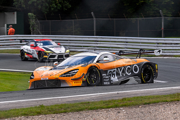 96  Ollie Wilkinson / Lewis Proctor,  Optimum Motorsport McLaren 720S GT3