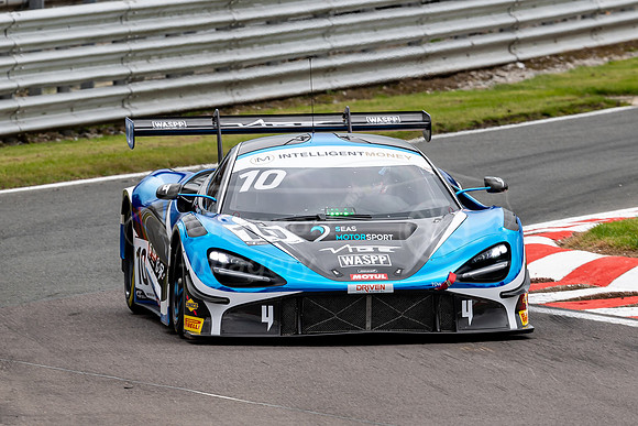 10  Jordan Witt / Jack Mitchell, 2 Seas Motorsport McLaren 720S GT3