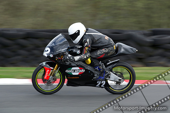 Stephanie Waddelow, Moto Strada  Aprillia