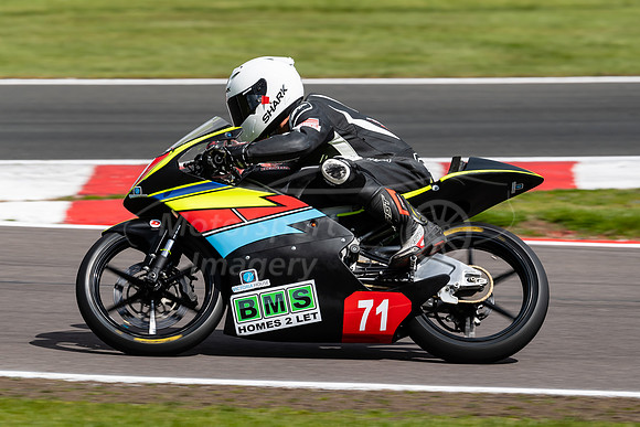 71 Charlie Farrer Honda,