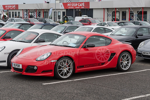 Porsche Y8POR