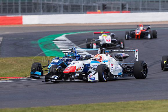 8 Lukas Dunner