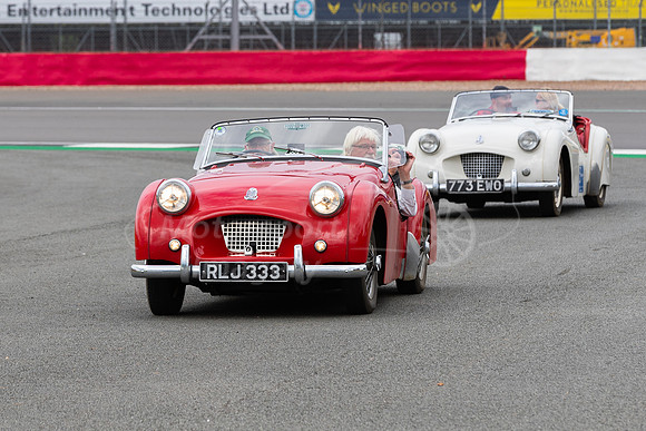 1RLJ 333 Triumph TR2