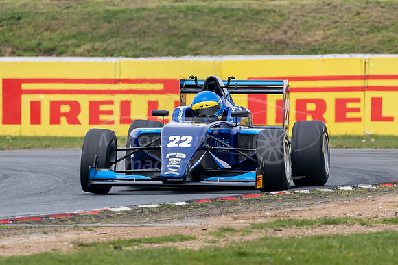22 Lucas Petersson  Carlin,