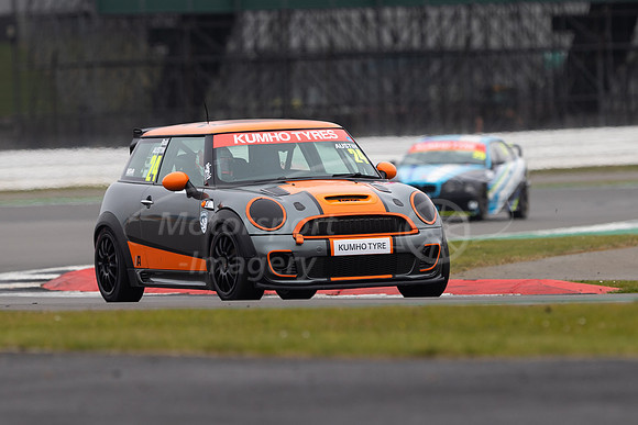 24 Rob AUSTIN