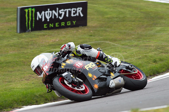 18 Taryn SKINNER Ducati Panegale