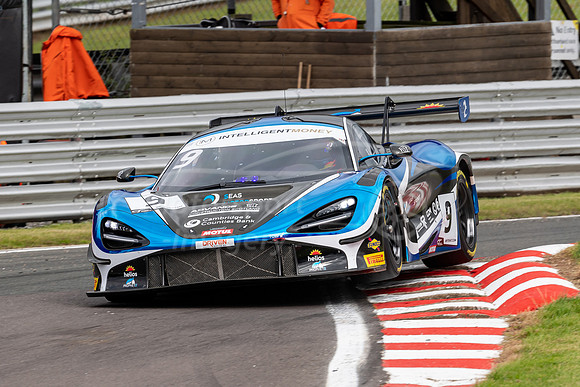 9  Dean Macdonald / Angus Fender, 2 Seas Motorsport McLaren 720S GT3