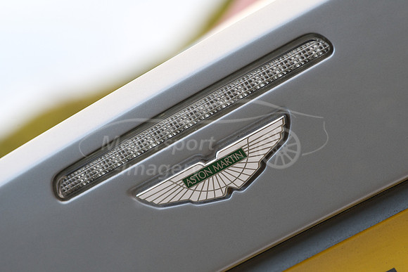Aston Martin DB9