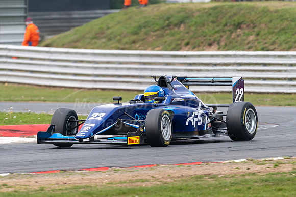 22 Lucas Petersson  Carlin,