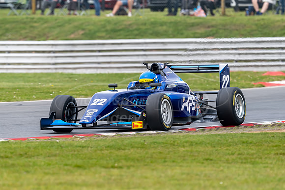 22 Lucas Petersson  Carlin,