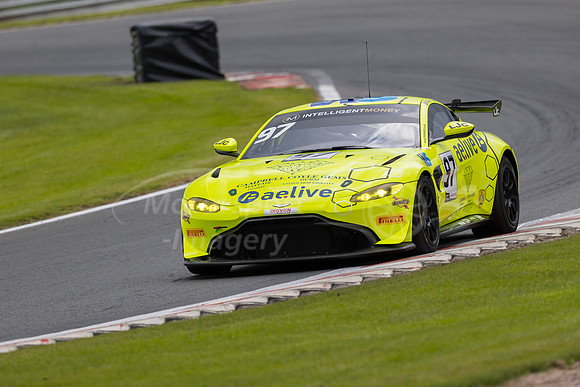 97  Daniel Vaughan / Jamie Caroline