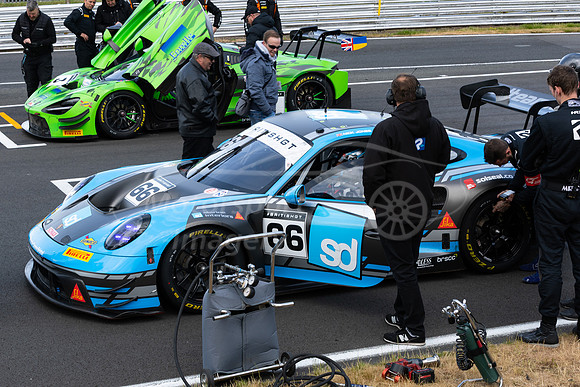 66 Nick Jones / Sven Müller