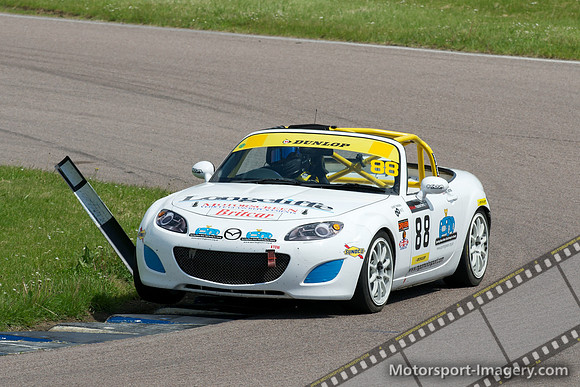 Nicola Gillatt, Mike Gordon, Mazda MX5