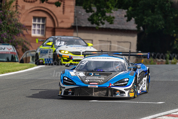 9  Dean Macdonald / Angus Fender, 2 Seas Motorsport McLaren 720S GT3