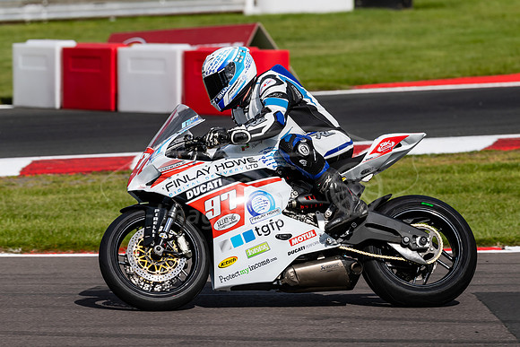 97 Andrew Howe,