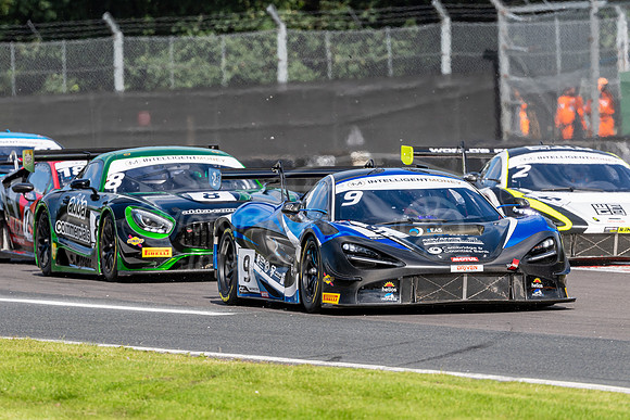9  Dean Macdonald / Angus Fender, 2 Seas Motorsport McLaren 720S GT3
