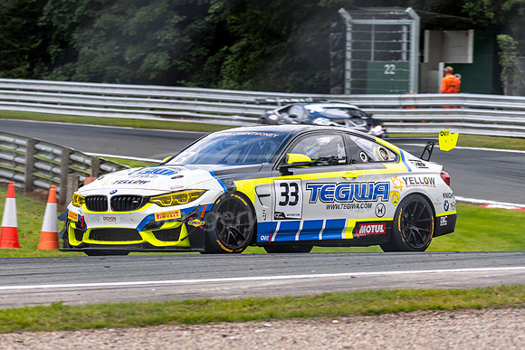 33  Luke Sedzikowski / David Whitmore, Century Motorsport BMW M4 GT4