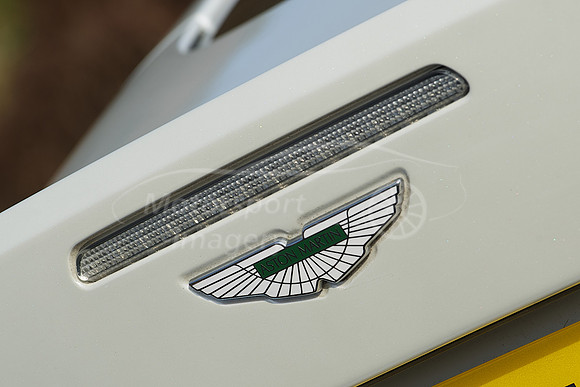 Aston Martin DB9