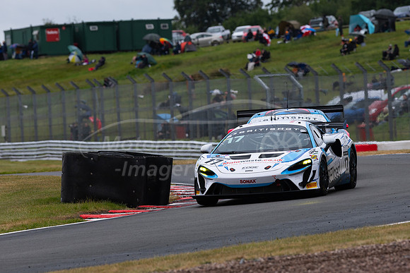 17 Harry George / Luca Hopkinson