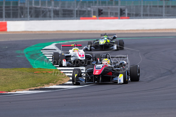 18 Niklas Krütten