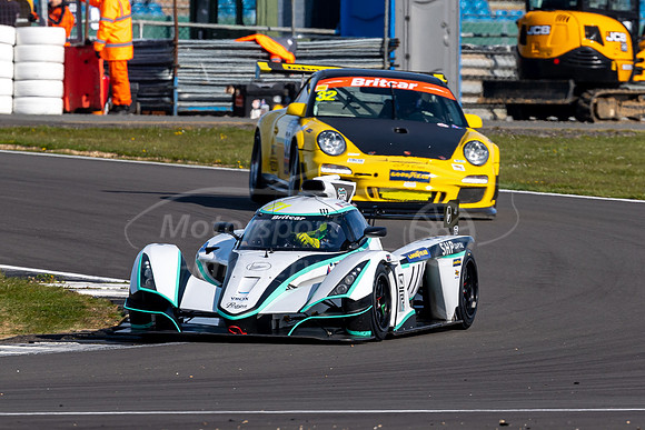 111  Richard Wells / Alex Kapadia