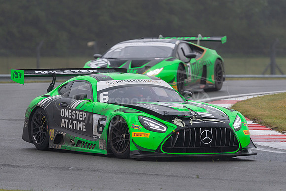 6  Ian Loggie / Yelmer Buurman