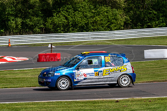 82, Callum Young, Josh Evans, Renault Clio