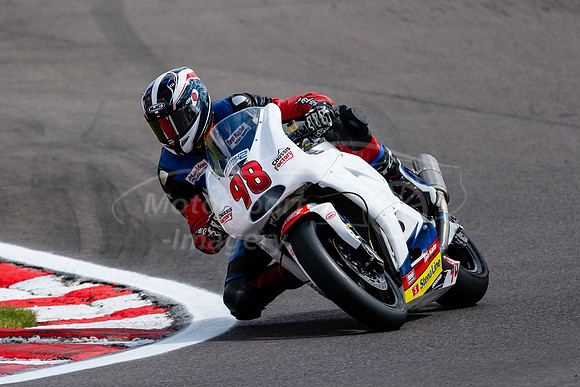98 Tomas de Vries,