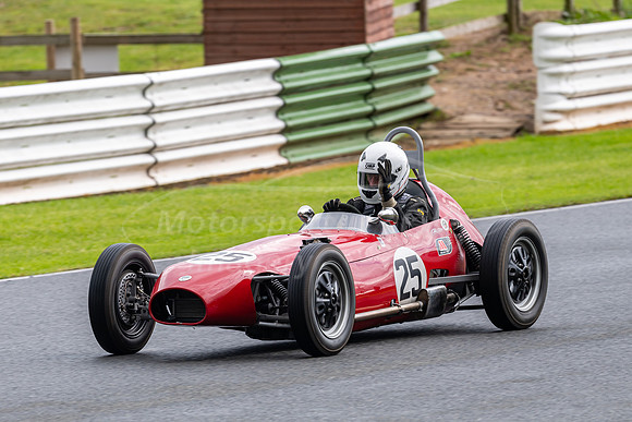 25 Bernard Brock Elva 100 CG